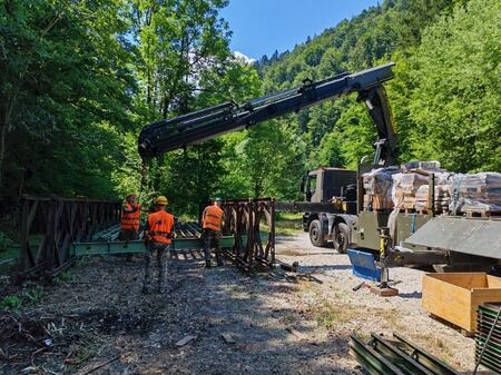 Selitev montažnega mostu Hruševo (3)